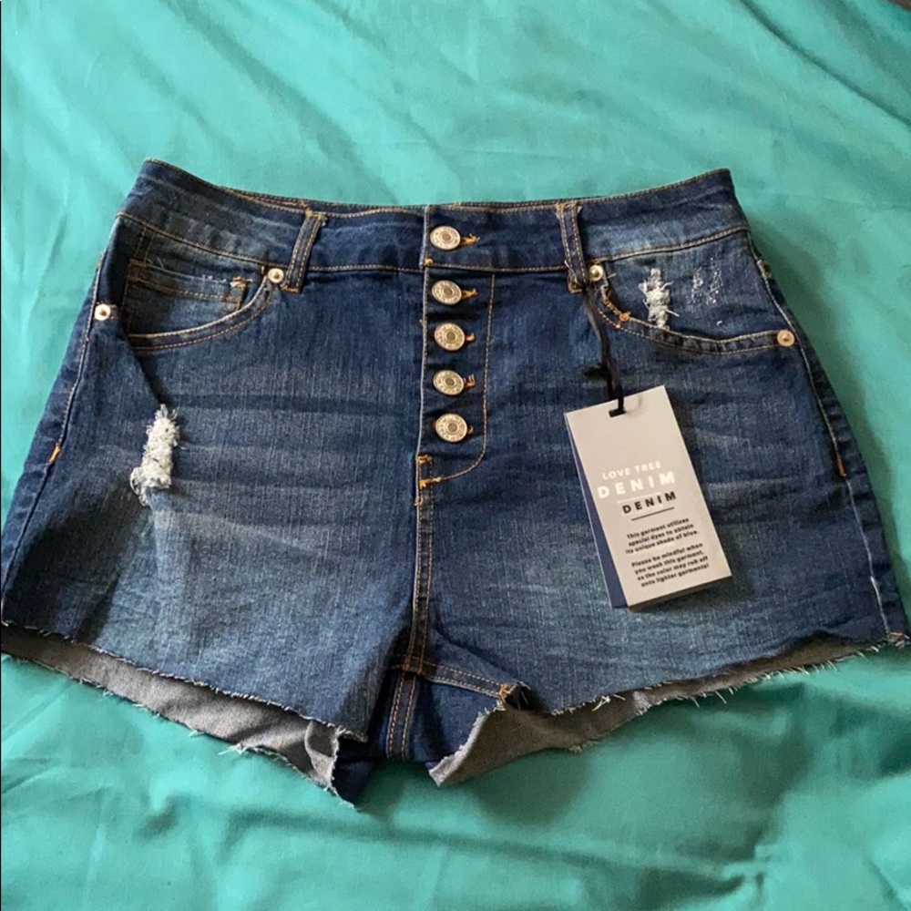 Cruisin on by shorts